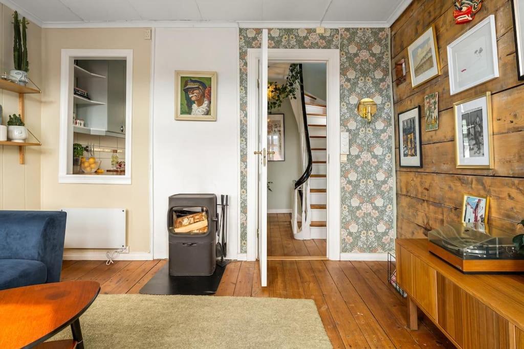 Det Lille Rode Huset Ved Floibanen Villa Bergen Eksteriør billede